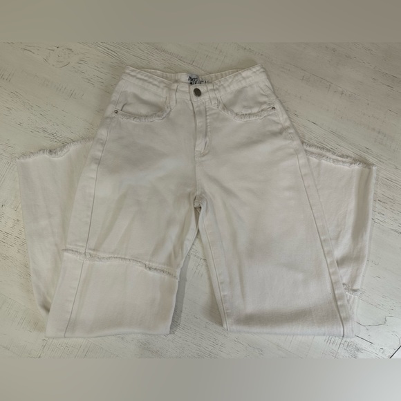 Princess Polly Denim - Princes Polly Women’s Jeans White Frayed hem Size 2